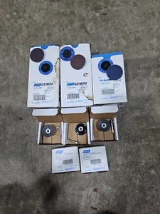 Norton abrasives 2" disc package 225 Disc and 5 Quick Change Pads - Picture 1 of 11
