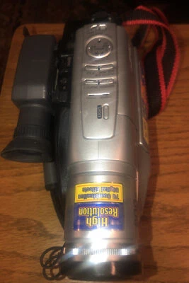 JVC GR-SXM25OU 600x Zoom Super VHS Digital Signal Compact VHS Camcorder - Image 1 of 4