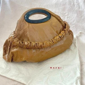Bolso de Mano MARNI en Cuero Marrón Claro y Esmalte con Bolsa Antipolvo - Imagen 1 de 7
