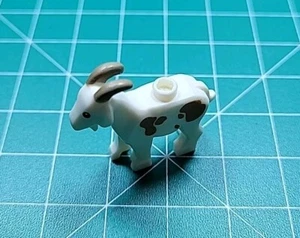 LEGO KINGDOMS RARE GOAT MINIFIGURE FROM SET 7189 MILL VILLAGE RAID - Picture 1 of 6