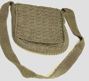 Bolso de hombro mensajero de ganchillo macramé vintage gris usado en excelente estado forrado con cremallera - Imagen 1 de 12