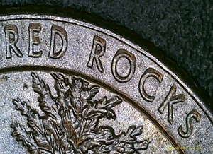 2018-P en la foto Rocas DDR desalineado Strike Error Coin - Imagen 1 de 7