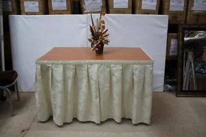 Accordion Pleat skirting 3.09m x 71 cm - Picture 1 of 2