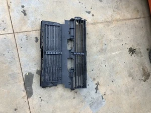 2013-2016 FORD FUSION FRONT ACTIVE RADIATOR VENT AIR SHUTTER OEM🌹🌹 - Picture 1 of 6