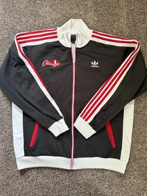 Adidas Originales Chicago Chaqueta de Pista Para Hombre L Negro Blanco Rojo Skyline Foto 1 de 4