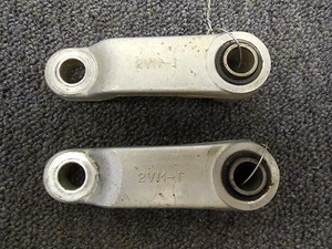 Yamaha YZ250 1988 suspensión trasera enlaces 88 YZ 250 - Imagen 1 de 4