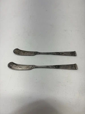 Esparcidor de mantequilla clásico Rose de Reed and Barton de plata esterlina mango plano 6" Foto 1 de 4