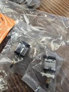 ANNUNCIATOR SWITCH CAP ASSY P/N 1064GLJ-141 - Picture 1 of 1