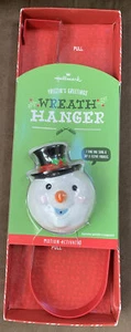 HALLMARK FREEZIN’S GREETINGS WREATH HANGER SINGS/8 PHRASES MOTION ACTIVATED WOW - Picture 1 of 5