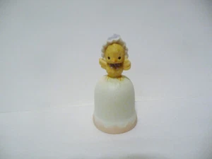 THIMBLE VINTAGE BISQUE MOREHEAD INC 1986 TOPPER OF A CHICK WEARING A PURPLE BONN - Picture 1 of 5