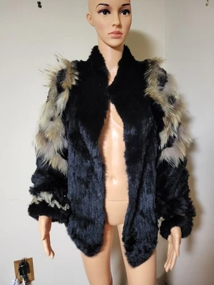  Bolero tejido genuino de piel de conejo talla M con ribete de zorro en las mangas  Foto 1 de 4