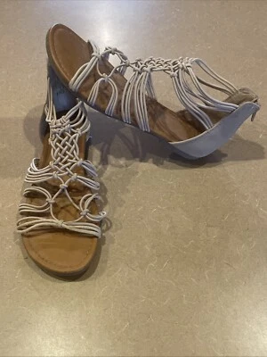 UsadoX1 Niñas SANDALIA DE GLADIADOR JUSTICIA Marrón Tirantes Talla 8 Zapatos Sandalias Adolescentes Niños Foto 1 de 4