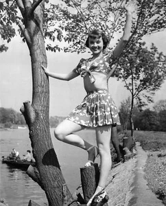Audrey Hepburn 8x10 Movie Memorabilia Hollywood Actress - Picture 1 of 1