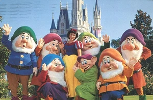 Märchenfreunde Schneewittchen & sieben Zwerge Magic Kingdom Disney World Postkarte - Bild 1 von 2