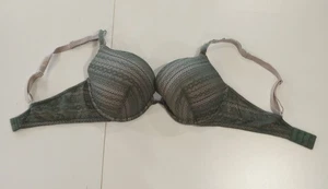 Sujetador Victoria's Secret para mujer 38D con aros push up rayas verdes - Imagen 1 de 3