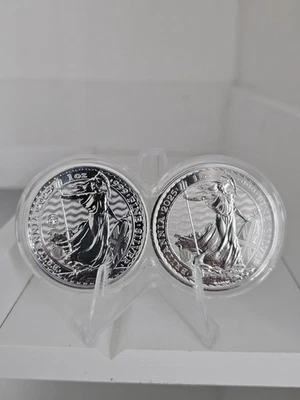 2025 Britannia Tilawa Privy 1oz Silver Coin+1oz Silver Britannia Infinity Capsul - Image 1 of 4