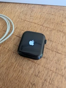 Apple Watch Series 8 - GPS 45mm - Midnight - No Strap - Photo 1 sur 10