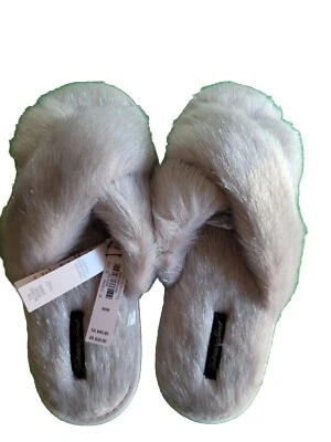  SLIDES Criss Cross Faux Fur (Medium) Victoria's Secret New 😇  - Image 1 of 2