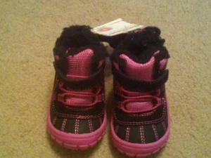 NUEVAS CON ETIQUETAS BOTAS PARA NIÑAS PEQUEÑAS ROSADAS Y NEGRAS CON REVESTIMIENTO CÁLIDO HECHAS COMO TOPS ALTAS TALLA 3 - Imagen 1 de 2