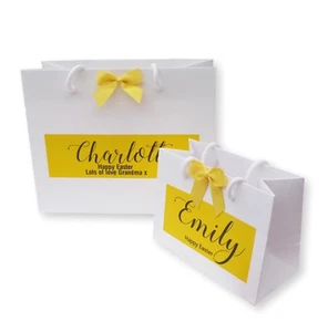 PERSONALISED WHITE GIFT BAG YELLOW LABEL PRINT THANK YOU EASTER WEDDING #020 - Picture 1 of 2