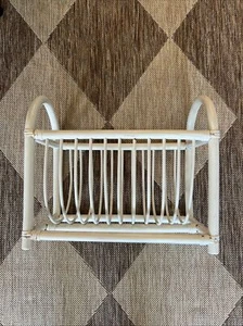 Vintage 70s MCM Bamboo Rattan Magazine Rack Towel Holder Boho Wicker Coastal - Picture 1 of 18