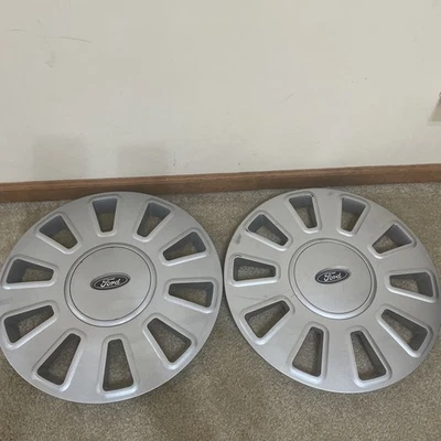  "Juego (2 piezas) 06-11 Ford Crown Victoria Police P71 17"" tapacubos cubierta de rueda"   Foto 1 de 4