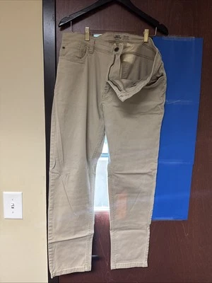 Pantalones bronceados de cinco bolsillos Izod Saltwater para hombre calce recto 36/30 Foto 1 de 3