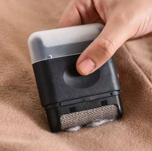 1 PC Portable Double-Headed Lint Remover - Manual Fuzz Trimmer for Clothes NEW - Picture 1 of 8