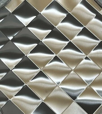 Salpicaduras traseras de pared acolchadas de acero inoxidable con diamantes 48X96 para camión de comida de restaurante Foto 1 de 4