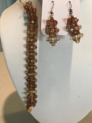 Juego de cuentas hecho a mano a juego con borde de vidrio de color topacio y cuentas de semillas Foto 1 de 3