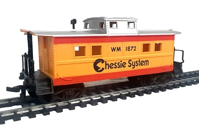 Life-Like HO Scale Train Chessie System WM 1872 Caboose 8541 (Q) - Image 1 of 4