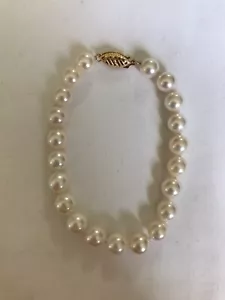 14K RUNDES NATÜRLICHES WEISSES ZUCHTPERLENARMBAND. 7 Zoll 7 MM PERLEN. - Bild 1 von 1