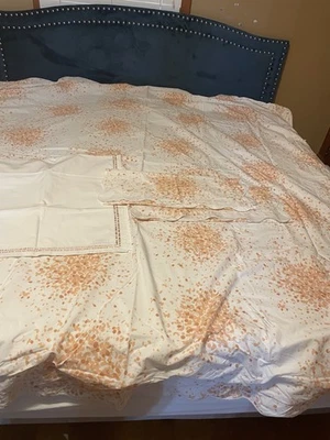 Пододеяльник MATOUK Lulu Dk For Matouk Poppy King и 4 наволочки In Tigereye  - Изображение 1 из 4