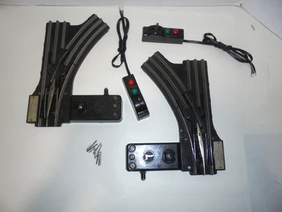 LIONEL PAIR OF 022 REMOTE SWITCHES IN GOOD WORKING ORDER POSTWAR - Image 1 of 4