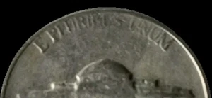 1957 D Jefferson Nickel mit Strike Through Reverse Münze 5c fünf Cent  - Bild 1 von 3