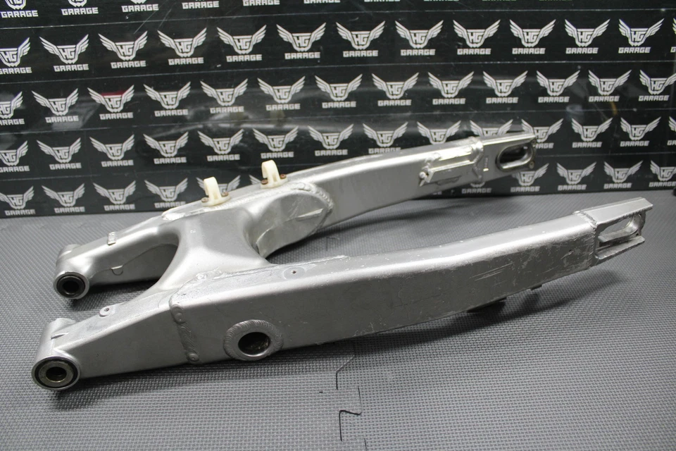 Kawasaki KX250 2006 2 tiempos OEM basculante brazo oscilante suspensión 33001-0065-458 Foto 1 de 4