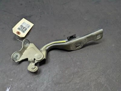 Capó bisagra izquierda 2019 Chevrolet Sonic 95292251 2012-2014 2015 2016 2017 2018 2020 Foto 1 de 4