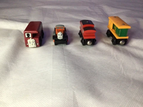Thomas and Friends Wooden Thomas Lot of 4: Bertie, Max, Sodor Caboose, Box Car Cover
