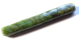 SUPERB JADE POLISHED WAND - SIBERIA 7.6 x 1.1 cms 19.66 gms #B - Picture 1 of 4