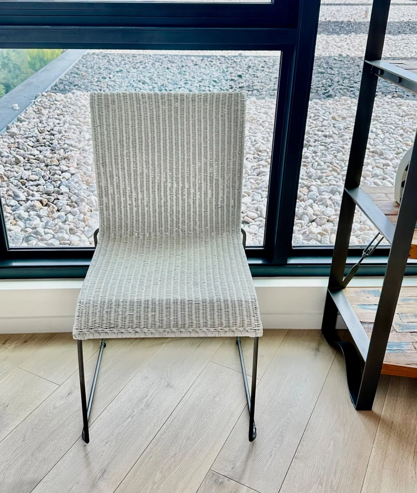 6 white dining chairs used - image 1 of 1