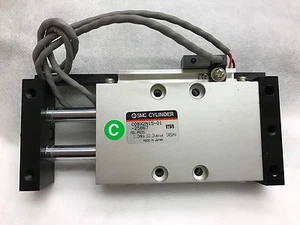 SMC CDBX2N15-01-25867 Schiebeeinheit mit D-A73 Sensor - Bild 1 von 5