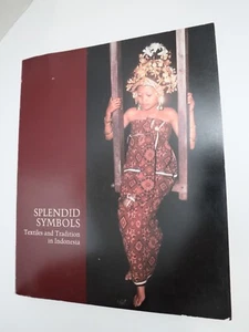 Prachtsymbole Textilien und Tradition in Indonesien Mattiebelle Gittinger 1979 - Bild 1 von 14