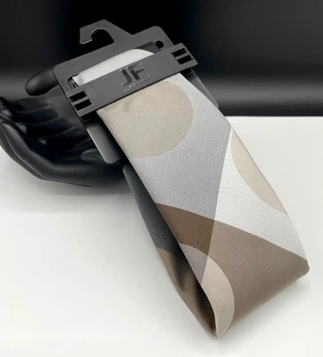 Corbata de cuello para hombre JF J. Ferrar ~ cruda ~ cuadros circulares ~ estrecha ~ NUEVA PRECIO DE VENTA SUGERIDO POR EL FABRICANTE: $34. Foto 1 de 3