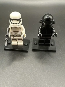 LEGO Minifigure Star Wars First Order Crew Member sw0671 & Stormtrooper sw0667 - Picture 1 of 5