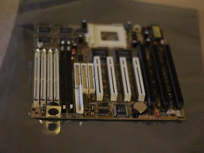 Socket 7 AT motherboard mb-586vx7 PCI ISA SD EDO VX PRO II C501 chipset - Image 1 of 4