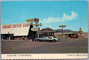 Carte postale Ludlow California Friend's Coffee Shop voitures anciennes camion Richfield - Photo 1/2