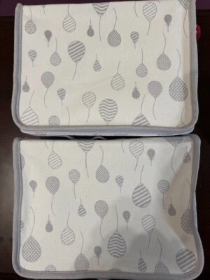 Lote de 2 bolsas de cosméticos Clarins, 10 pulgadas x 8 pulgadas x 4 pulgadas, blanco/gris claro Foto 1 de 4