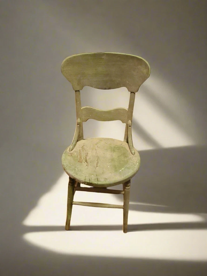 19th-century American country-style Oak chair, Original Green Paint - Image 1 of 2