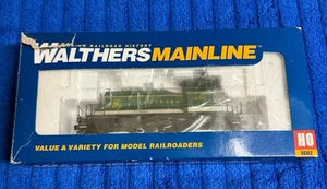 Walthers HO Scale Southern Railway EMD SW-1 #2011 #910-9206 Locomotive - Picture 1 of 5
