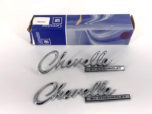 (2) Chevy Chevelle Car Emblems PN 8743772 In Box PN 8701218 - Foto 1 di 14